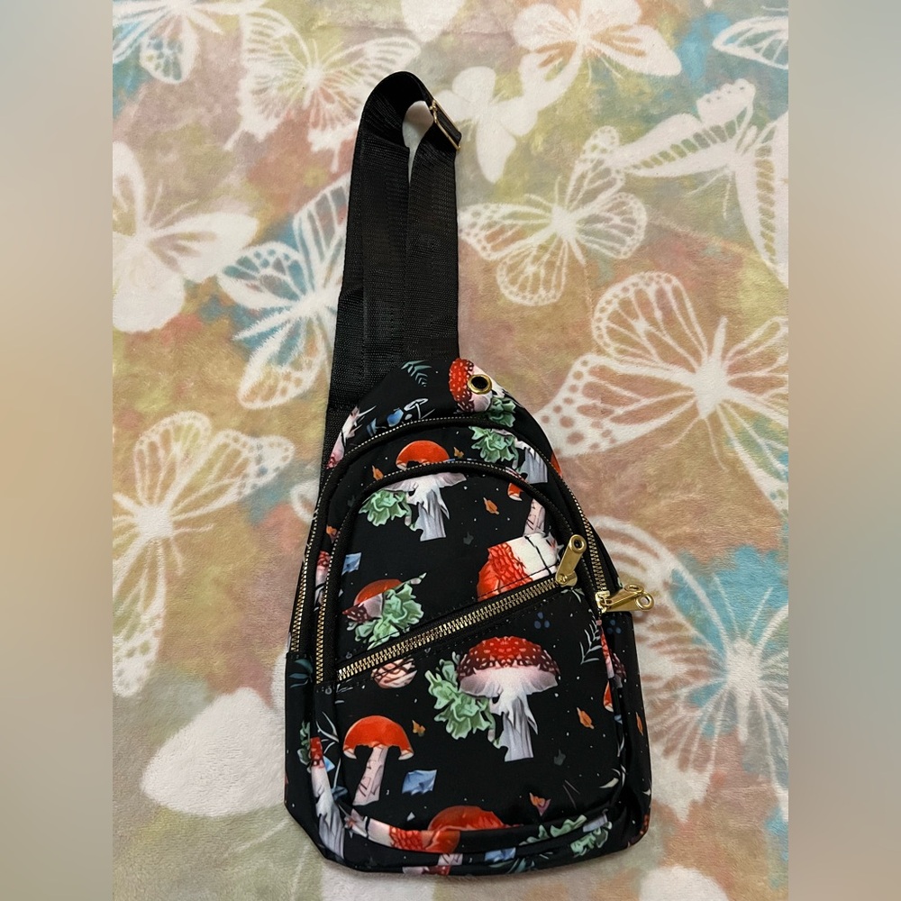Mushroom Print Sling Bag 🍄NWOT🍄
